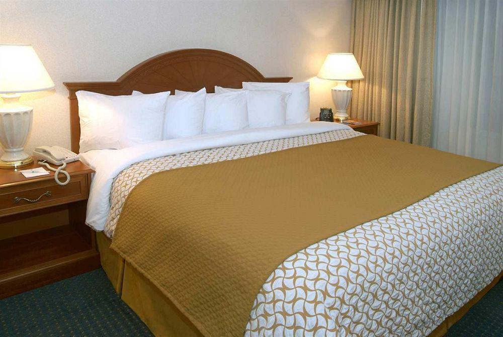 Embassy Suites By Hilton Cleveland Rockside Independence Bilik gambar