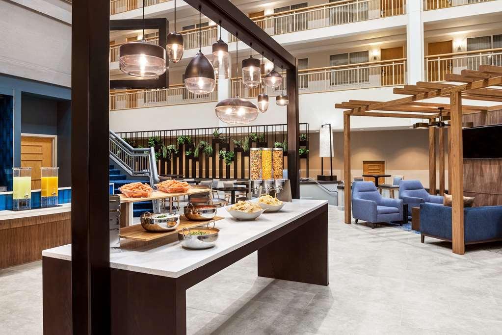Embassy Suites By Hilton Cleveland Rockside Independence Restoran gambar